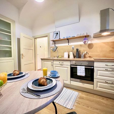 Elegant Apartment In コシツェ エクステリア 写真