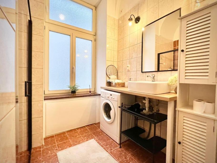 Elegant Apartment In コシツェ エクステリア 写真