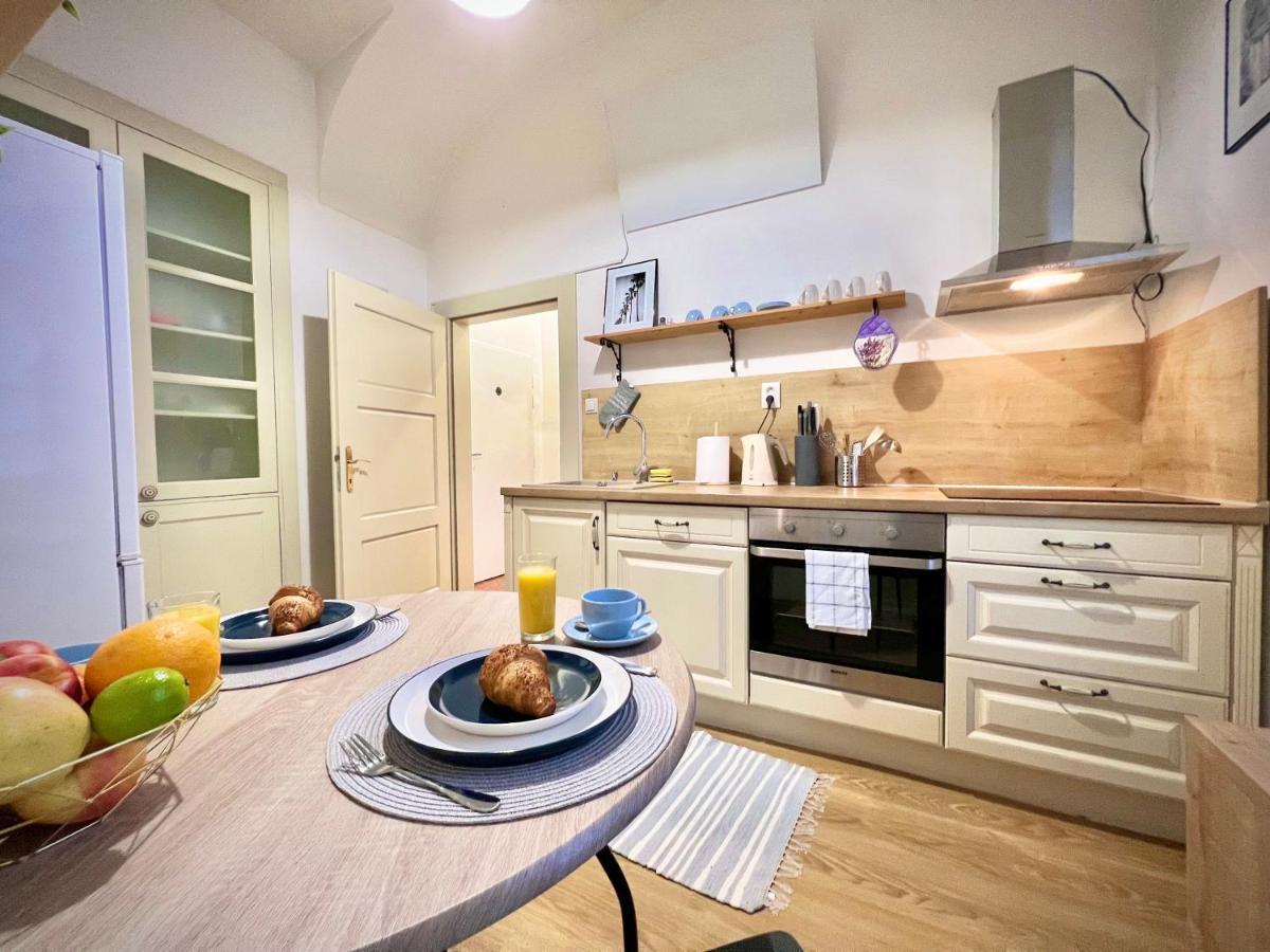 Elegant Apartment In コシツェ エクステリア 写真