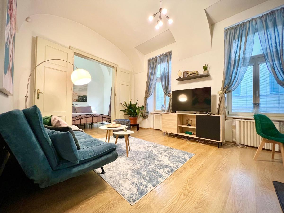 Elegant Apartment In コシツェ エクステリア 写真